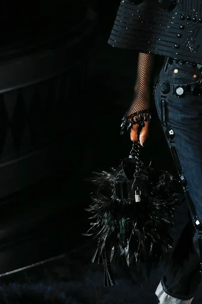 Look 30